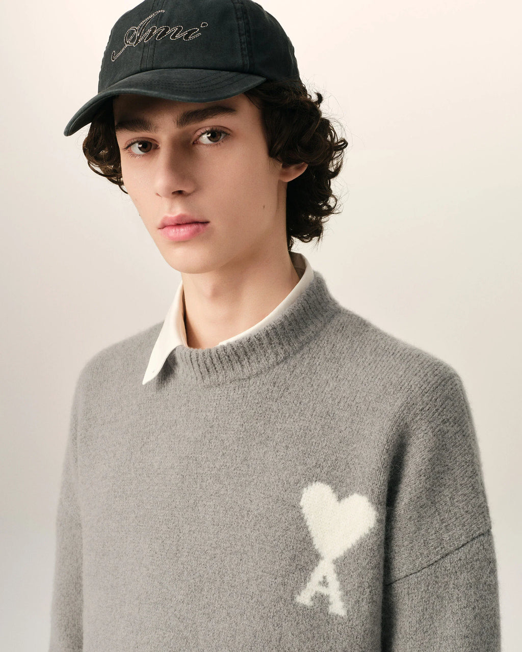 Grey crewneck alpaca sweater with Ami de Coeur